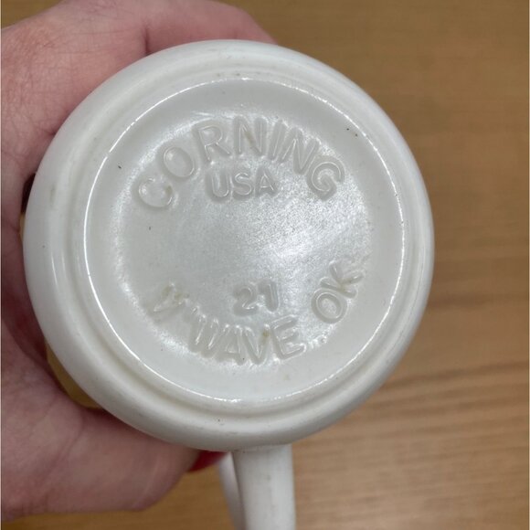 Vintage Corelle by Corning Coffee Mugs Cups Butterfly Gold Pattern Set of 4 USA - Picture 5 of 7